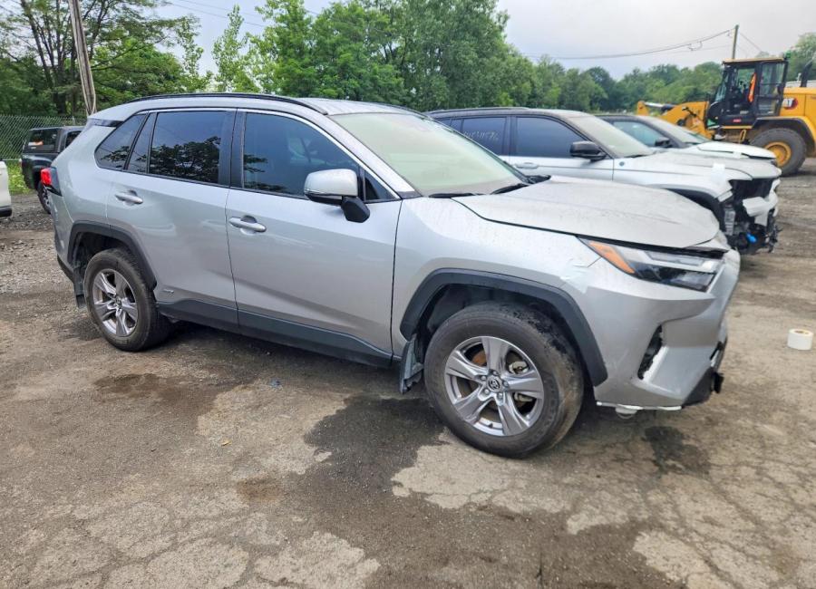 Salvage 2025 Toyota Rav4 Hybrid Xle in Silver