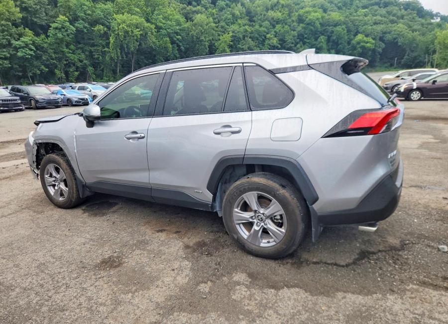 Salvage 2025 Toyota Rav4 Hybrid Xle in Silver