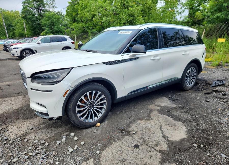 Salvage 2023 Lincoln Aviator  in White