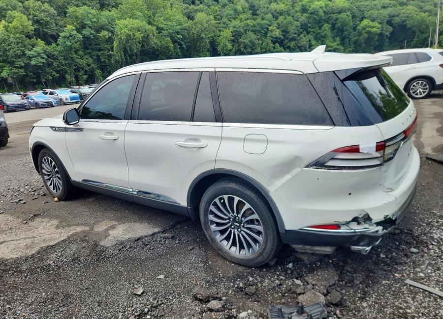 Salvage 2023 Lincoln Aviator  in White