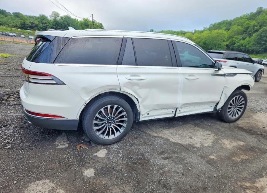 Salvage 2023 Lincoln Aviator  in White