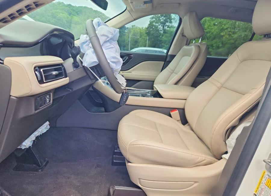 Salvage 2023 Lincoln Aviator  in White