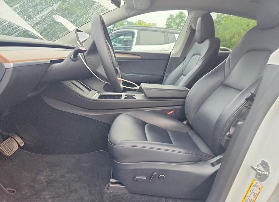 Salvage 2023 Tesla Model Y  in White