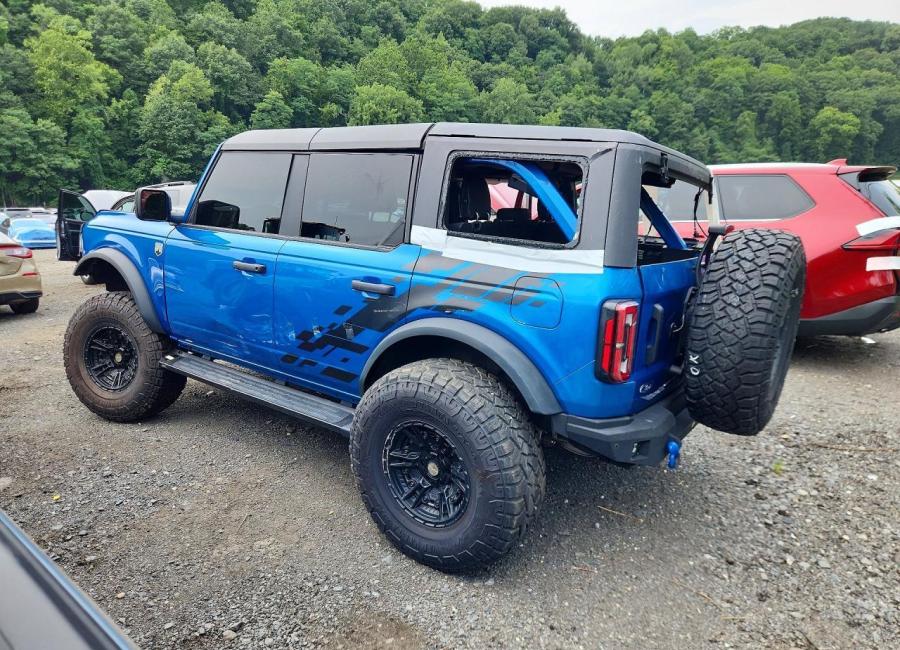 Salvage 2024 Ford Bronco  in Blue