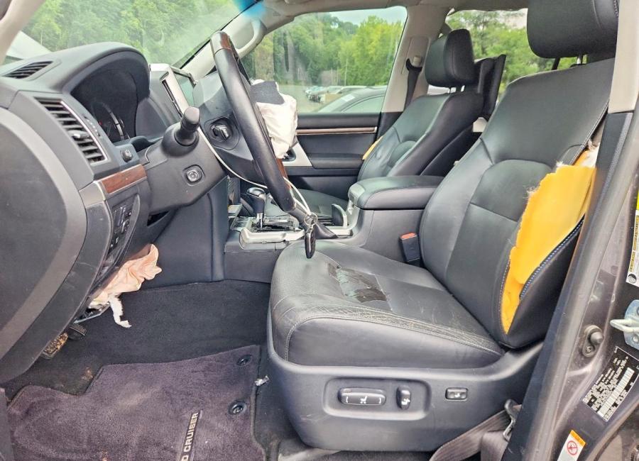 Salvage 2019 Toyota Land Cruiser Vx-r in Gray