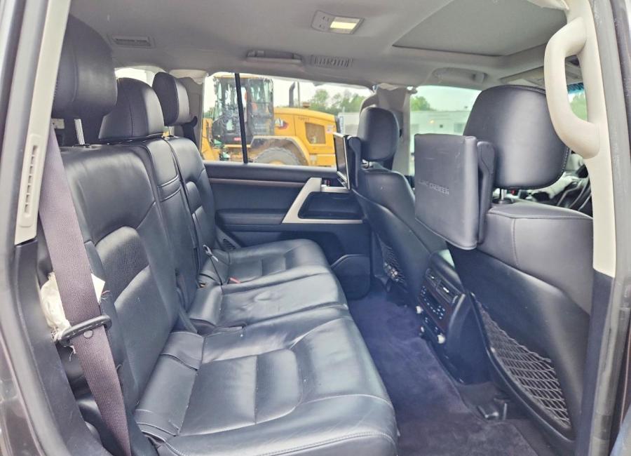 Salvage 2019 Toyota Land Cruiser Vx-r in Gray