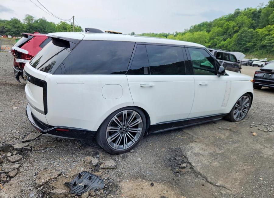 Salvage 2025 Land Rover Range Rover Autobiography in White
