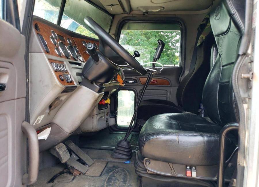 Salvage 2007 Peterbilt 379  in Gray