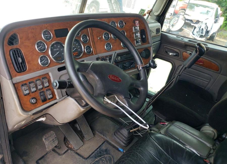 Salvage 2007 Peterbilt 379  in Gray