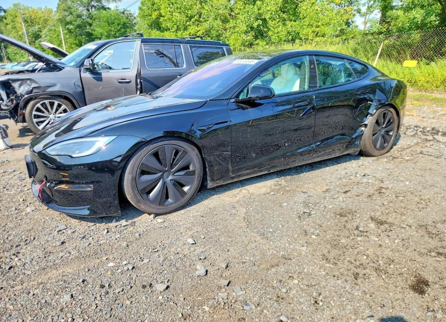 Salvage 2024 Tesla Model S  in Black