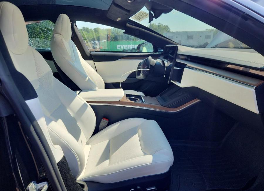 Salvage 2024 Tesla Model S  in Black