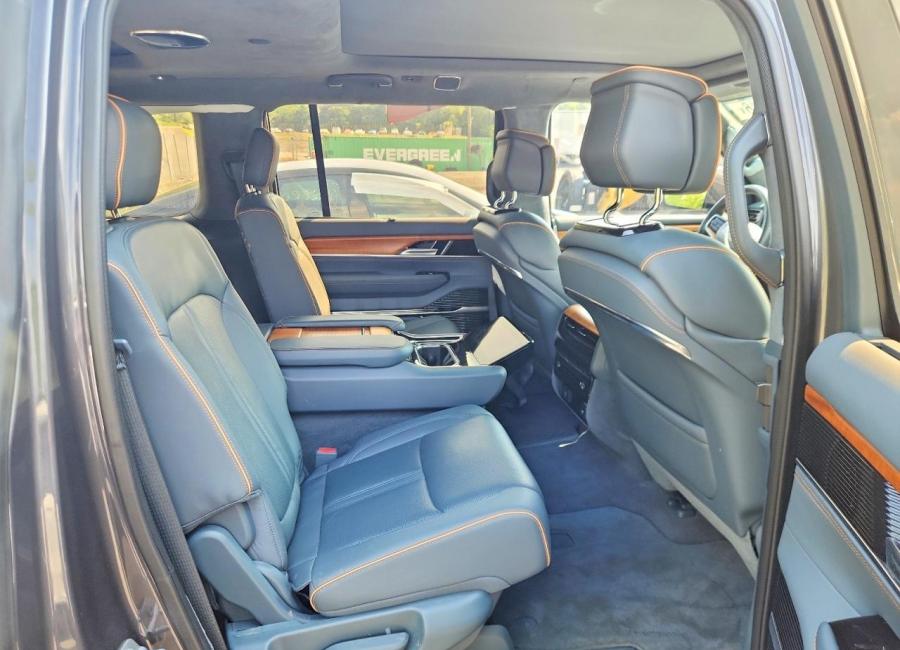 Salvage 2022 Jeep Grand Wagoneer Series Ii in Gray