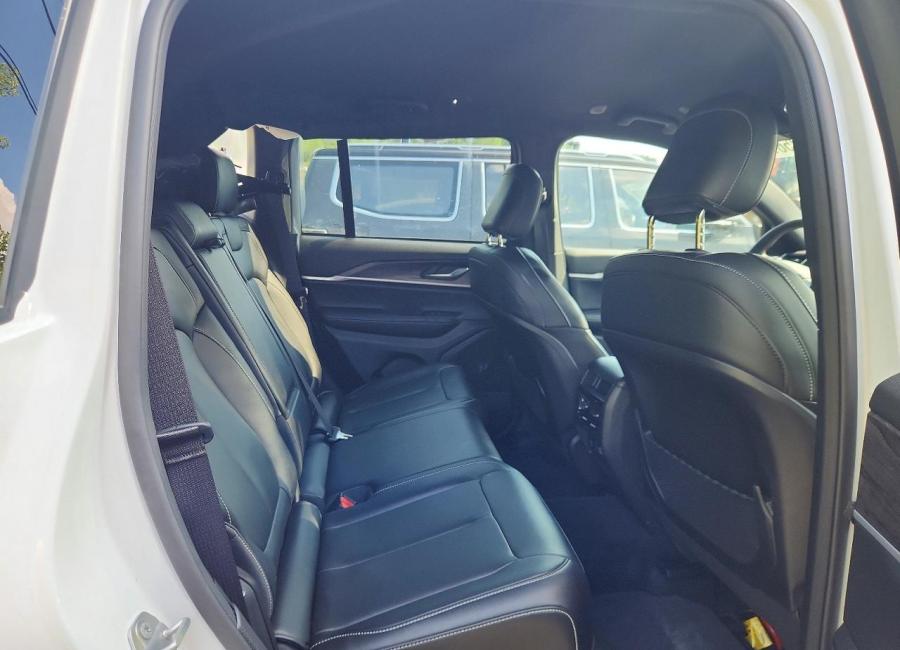 Salvage 2025 Jeep Grand Cherokee Limited in White