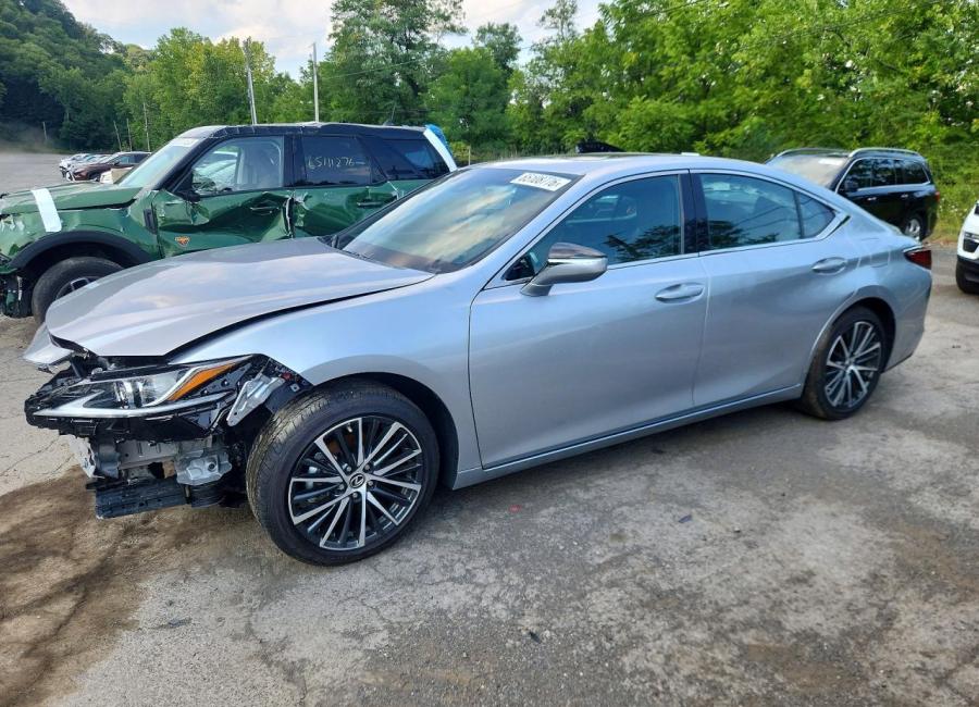 Salvage 2025 Lexus Es 350  in Silver
