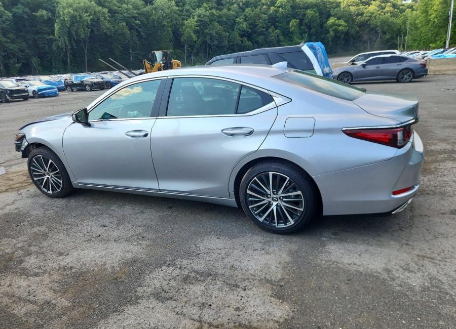 Salvage 2025 Lexus Es 350  in Silver