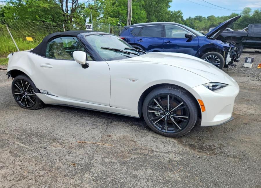 Salvage 2026 Mazda Mx-5 Miata Grand Touring in White