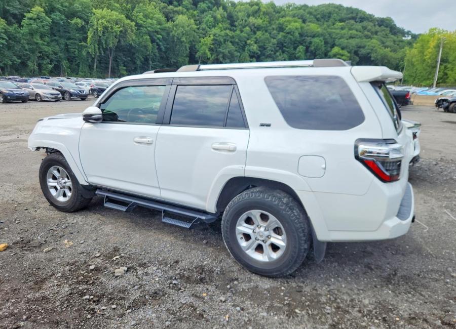 Salvage 2024 Toyota 4runner  in White
