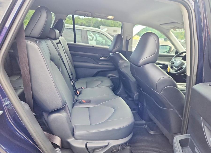 Salvage 2026 Toyota Grand Highlander Xle in Blue