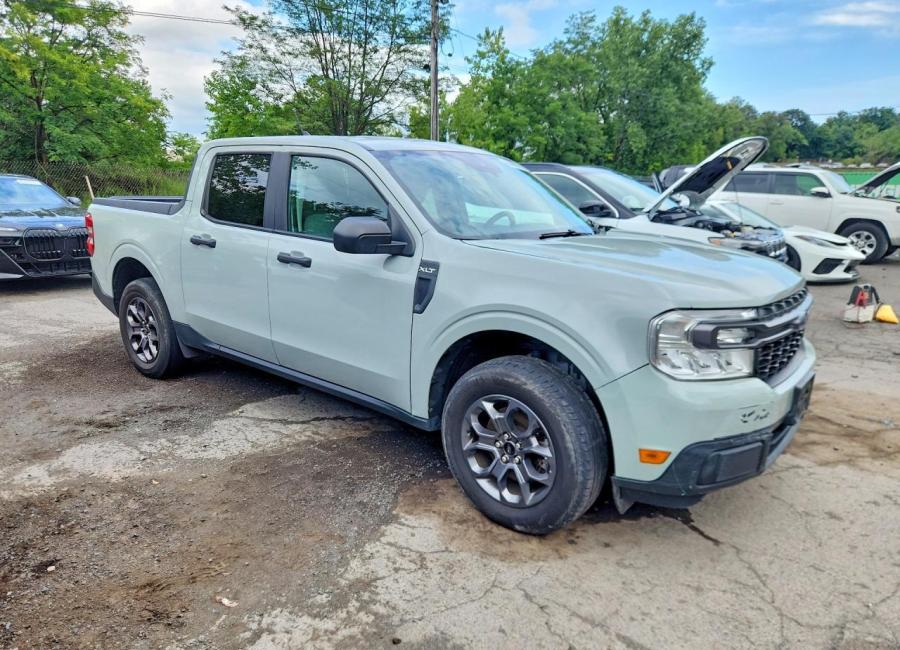 Salvage 2022 Ford Maverick Xl in Green