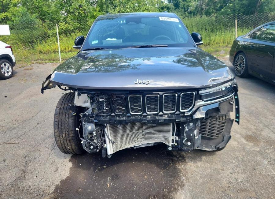 Salvage 2024 Jeep Grand Cherokee Limited 4xe in Gray