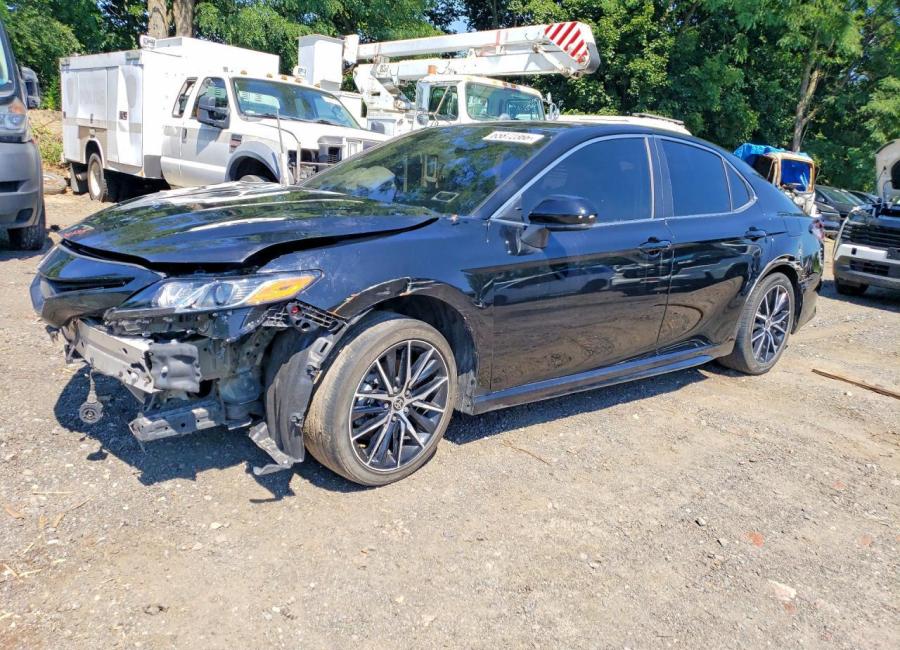 Salvage 2023 Toyota Camry Se in Black