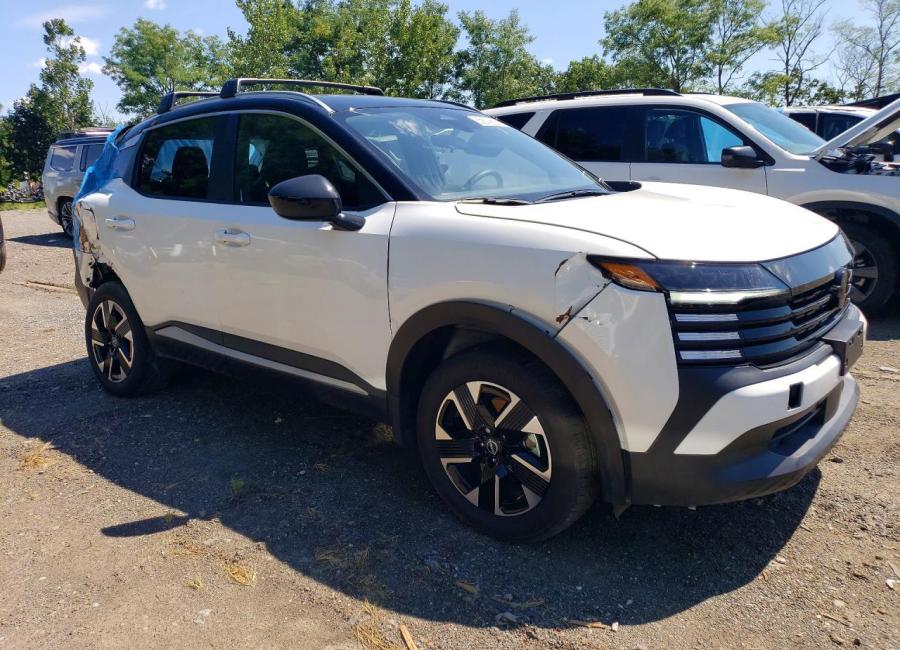 Salvage 2026 Nissan Kicks Sv in White