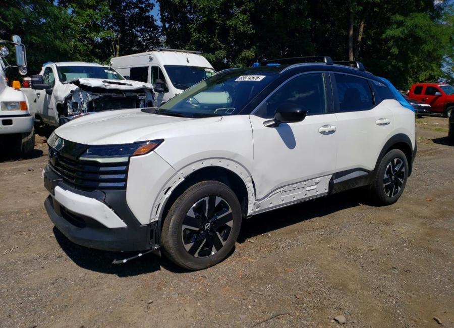 Salvage 2026 Nissan Kicks Sv in White