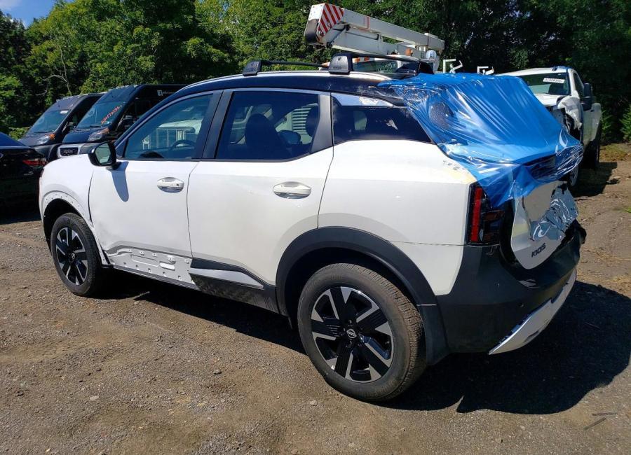 Salvage 2026 Nissan Kicks Sv in White