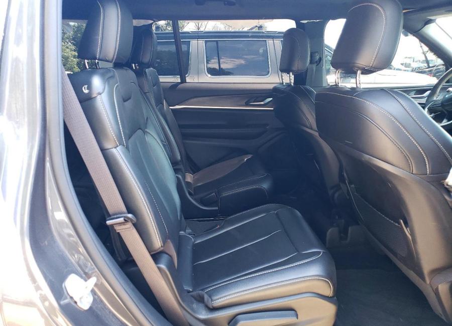 Salvage 2024 Jeep Grand Cherokee L Limited in Black