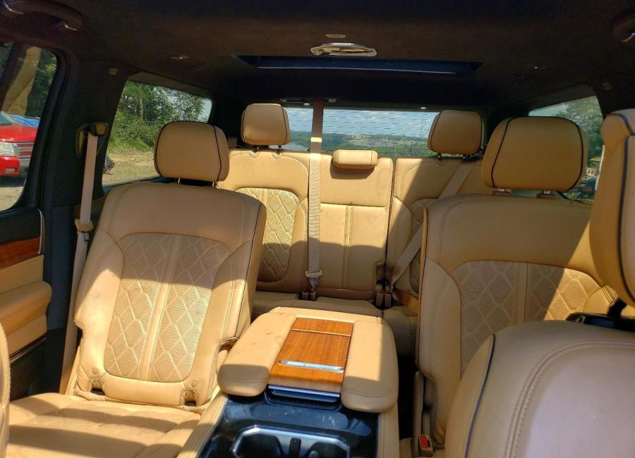 Salvage 2022 Jeep Grand Wagoneer Series Iii in White