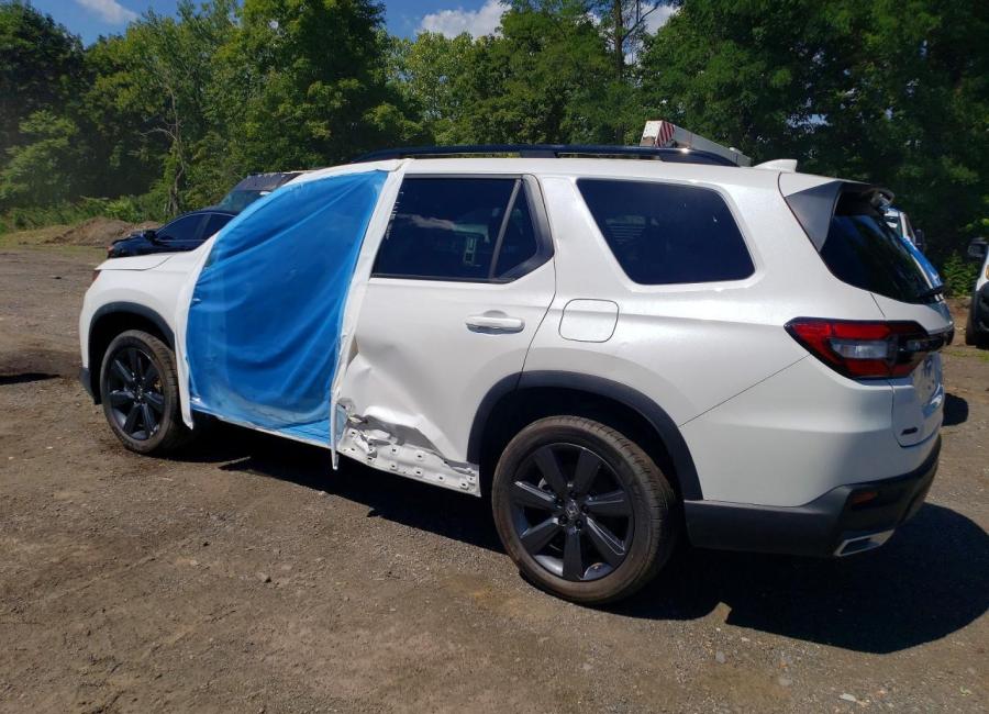 Salvage 2025 Honda Pilot Sport in White