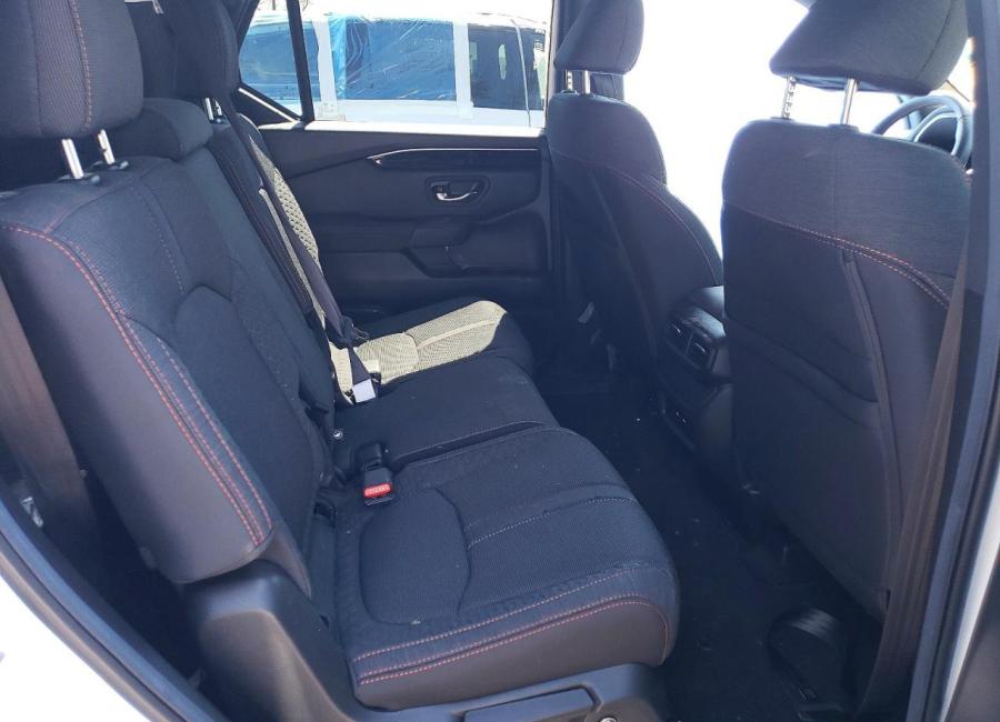 Salvage 2025 Honda Pilot Sport in White
