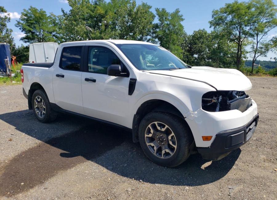 Salvage 2024 Ford Maverick Xlt in White