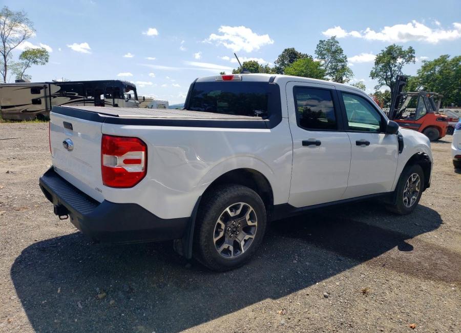 Salvage 2024 Ford Maverick Xlt in White