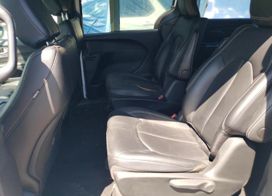 Salvage 2024 Chrysler Pacifica Hybrid Select in White