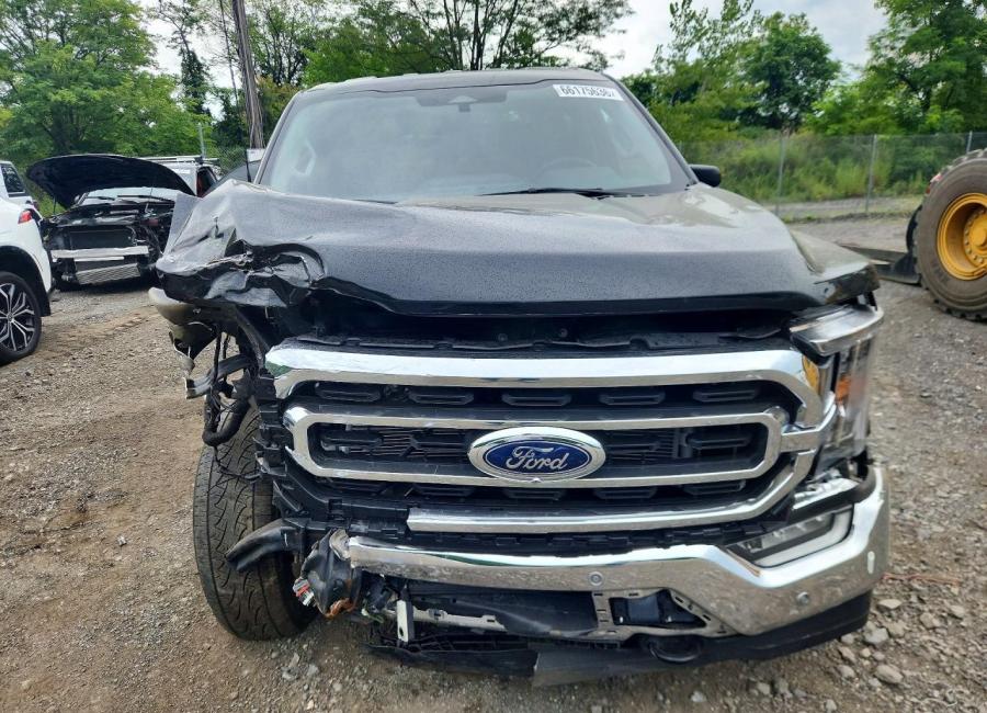 Salvage 2023 Ford F150  in Black