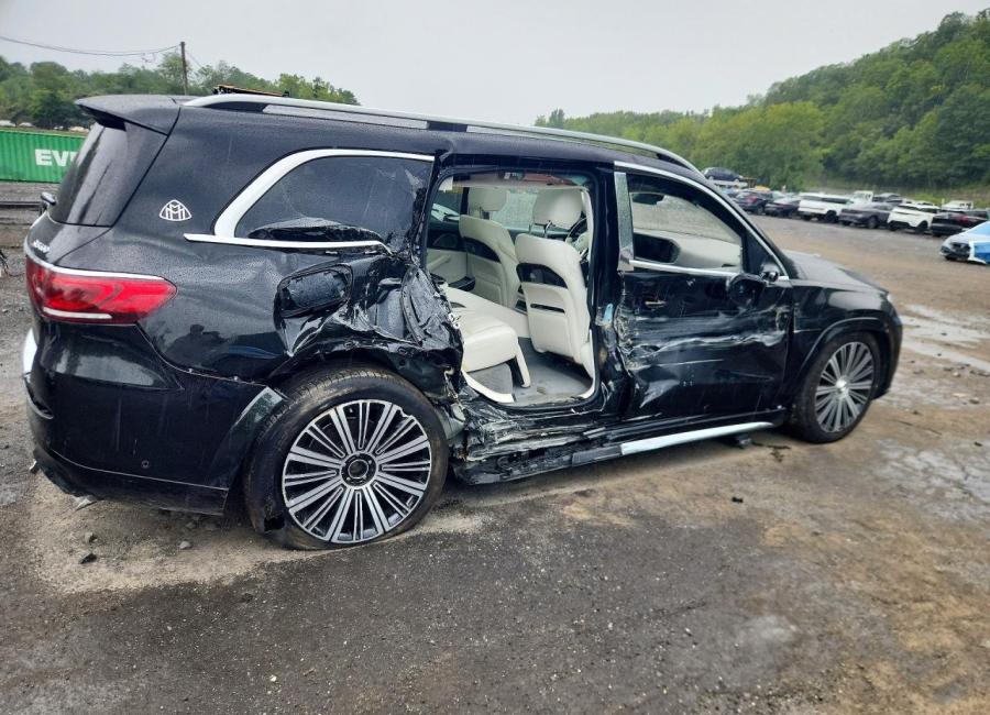 Salvage 2023 Mercedes Benz Gls 600 Maybach in Two Tone