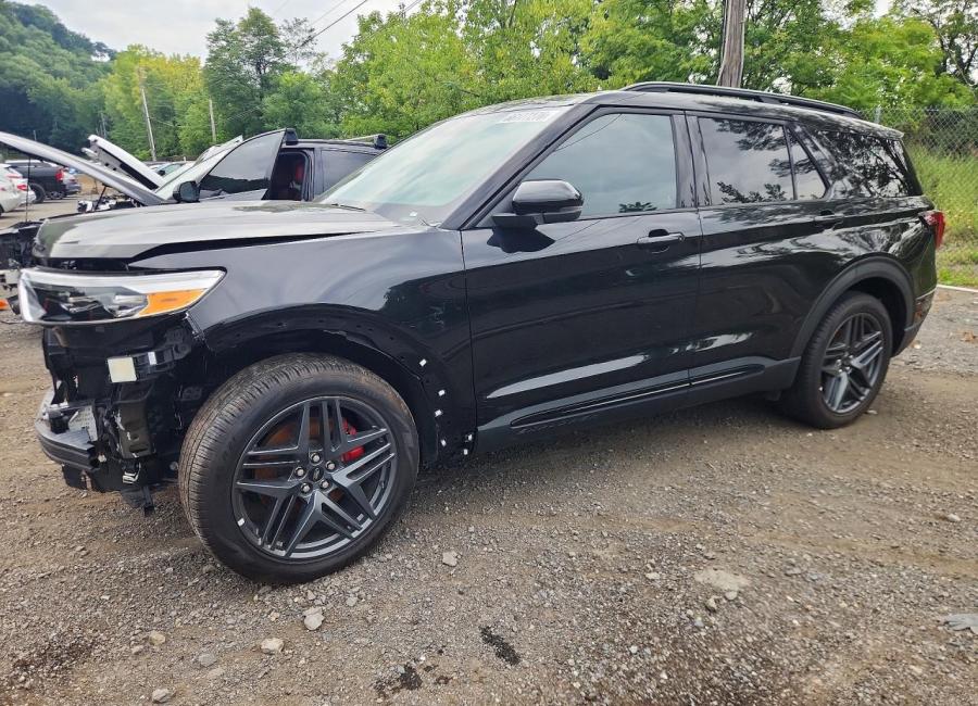 Salvage 2025 Ford Explorer St in Black