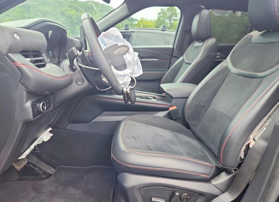 Salvage 2025 Ford Explorer St in Black