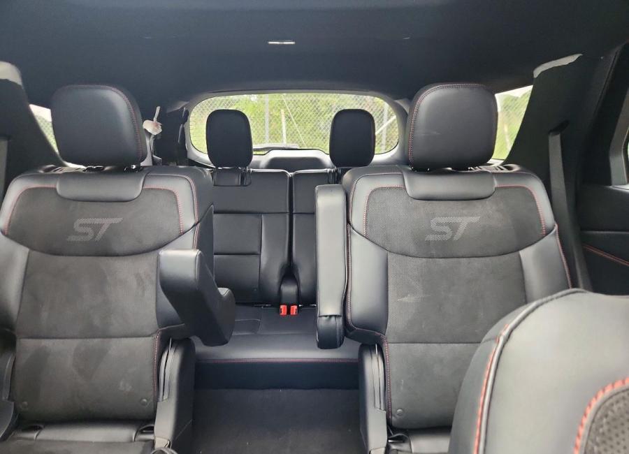 Salvage 2025 Ford Explorer St in Black