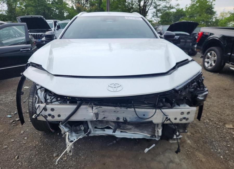 Salvage 2025 Toyota Crown Signia Xle in White