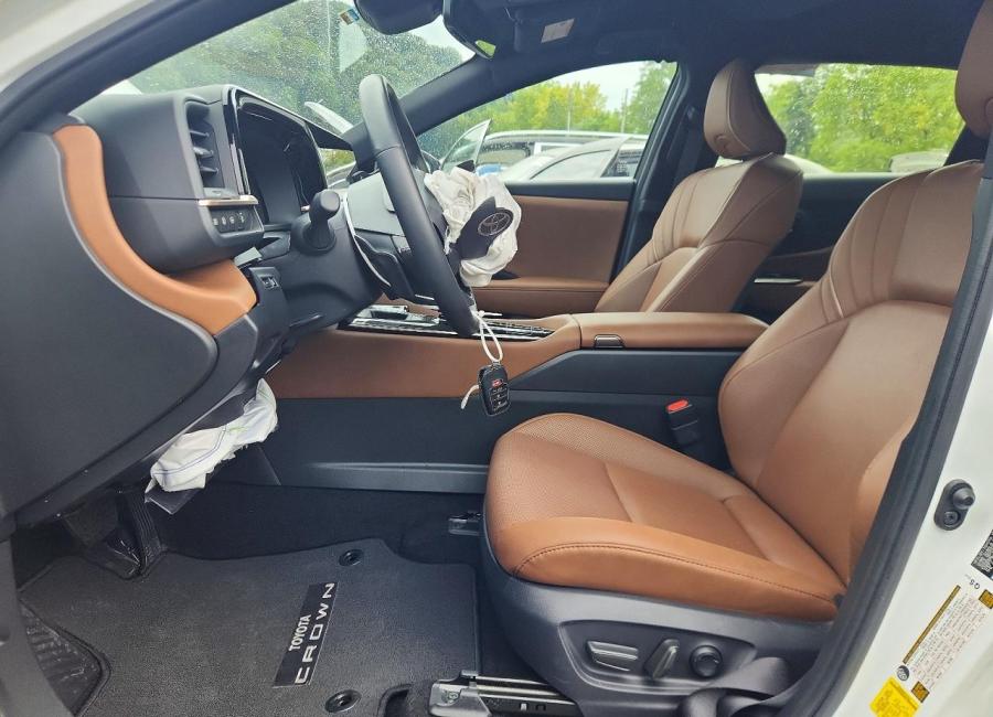 Salvage 2025 Toyota Crown Signia Xle in White
