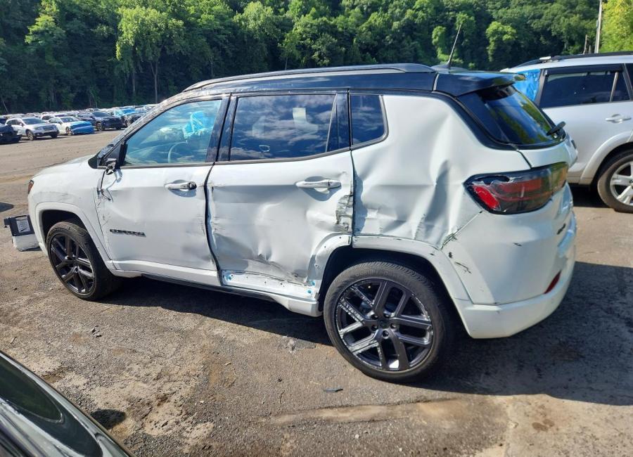 Salvage 2025 Jeep Compass Limited in White
