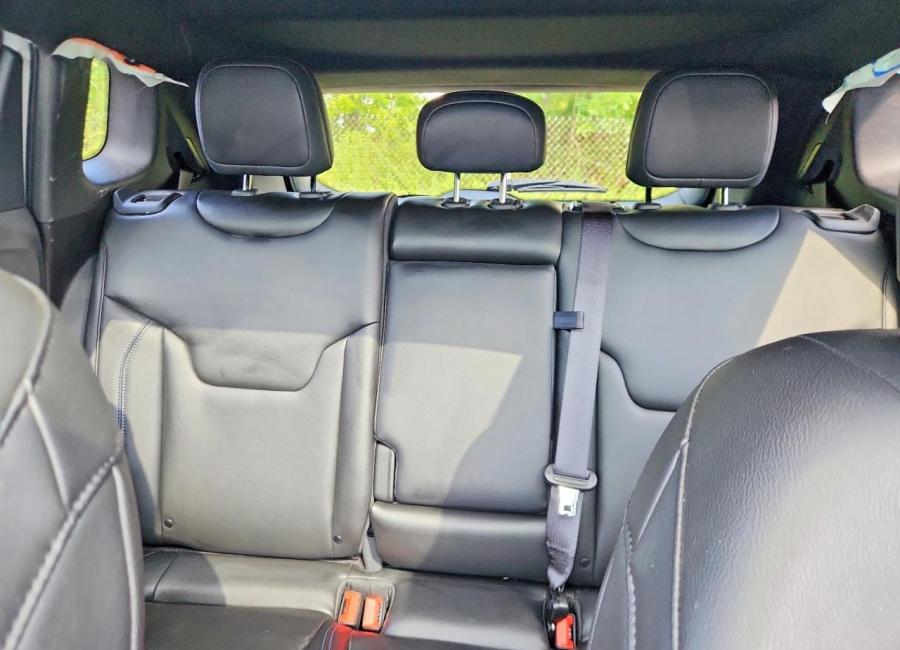 Salvage 2025 Jeep Compass Limited in White