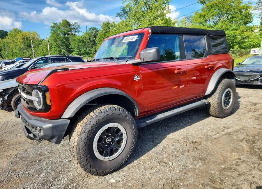 Salvage 2023 Ford Bronco Wildtrak in Burgundy