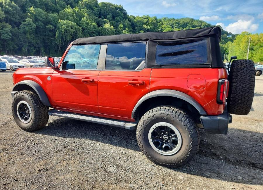 Salvage 2023 Ford Bronco Wildtrak in Burgundy
