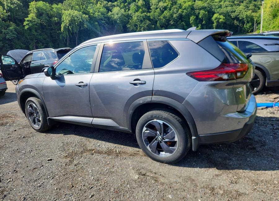 Salvage 2024 Nissan Rogue Sv in Gray