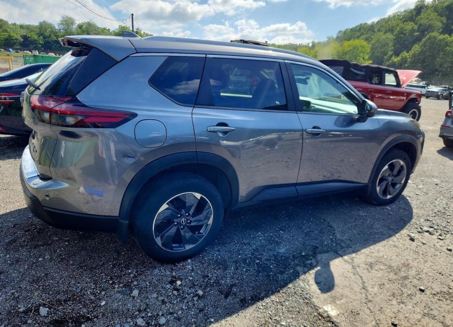 Salvage 2024 Nissan Rogue Sv in Gray