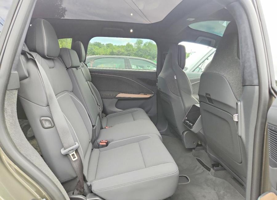 Salvage 2026 Lucid Motors Gavity  in Gray