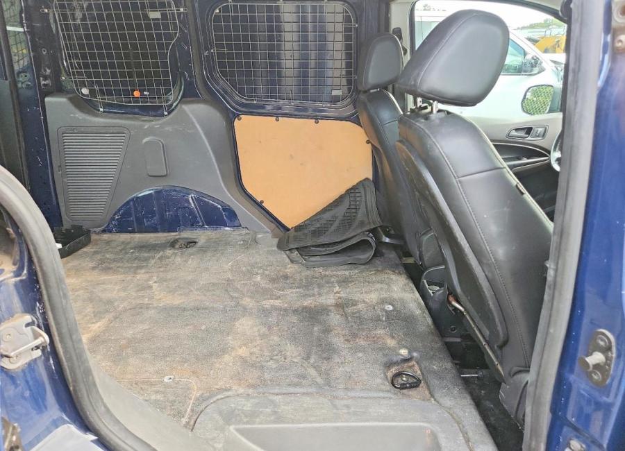 Salvage 2019 Ford Transit Connect  in Blue